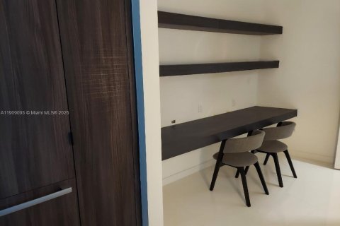 Купить кондоминиум в Майами, Флорида 2 спальни, 144.93м2, № 1965880 - фото 17