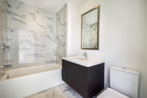 Купить кондоминиум в Майами, Флорида 2 спальни, 144.93м2, № 1965880 - фото 21