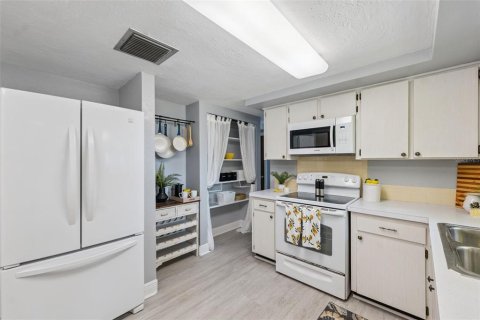 Villa ou maison à vendre à Port Richey, Floride: 2 chambres, 111.58 m2 № 1855471 - photo 15