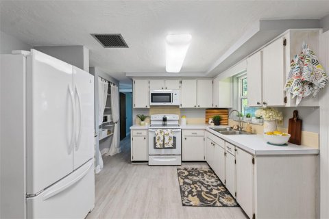 Villa ou maison à vendre à Port Richey, Floride: 2 chambres, 111.58 m2 № 1855471 - photo 13