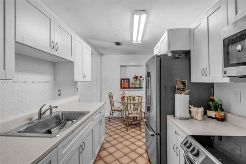 Купить виллу или дом в Майами, Флорида 4 спальни, 155.43м2, № 1700553 - фото 6