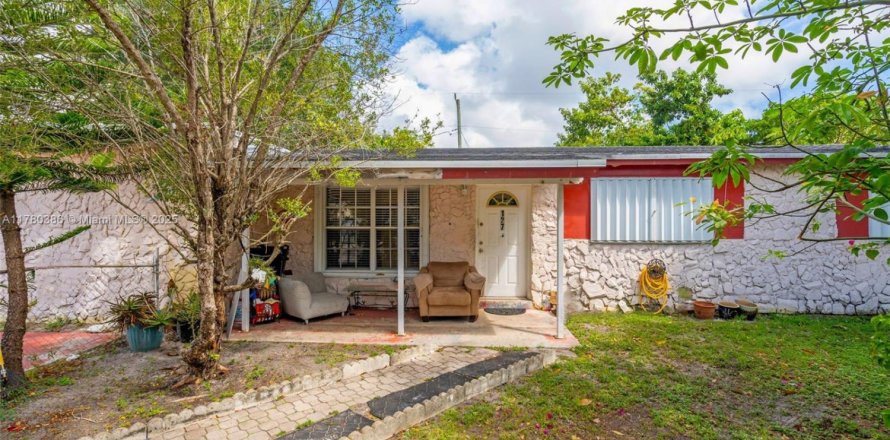 Casa en Miami, Florida 4 dormitorios, 155.43 m2 № 1700553