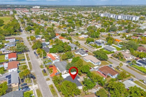 Купить виллу или дом в Майами, Флорида 4 спальни, 155.43м2, № 1700553 - фото 19