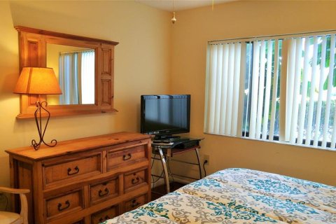 Condo in Sarasota, Florida, 2 bedrooms  № 2232916 - photo 6