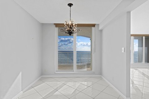 Condo in South Palm Beach, Florida, 3 bedrooms  № 2177087 - photo 8