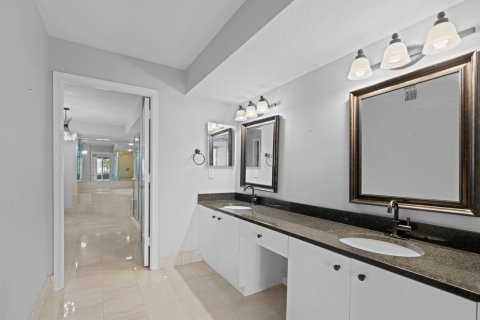 Condo in South Palm Beach, Florida, 3 bedrooms  № 2177087 - photo 15
