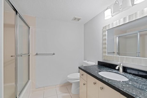 Condo in South Palm Beach, Florida, 3 bedrooms  № 2177087 - photo 20