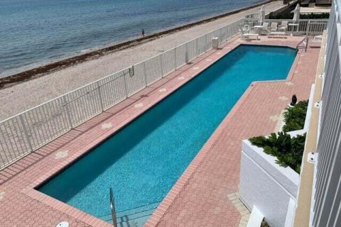 Condo in South Palm Beach, Florida, 3 bedrooms  № 2177087 - photo 22