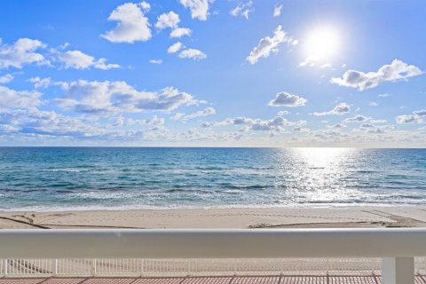 Condo in South Palm Beach, Florida, 3 bedrooms  № 2177087