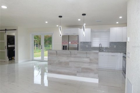 House in Okeechobee, Florida 3 bedrooms, 124.3 sq.m. № 1529350 - photo 10