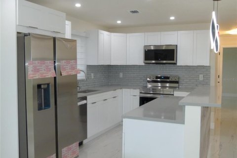 House in Okeechobee, Florida 3 bedrooms, 124.3 sq.m. № 1529350 - photo 19