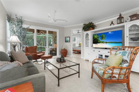 House in Sarasota, Florida 2 bedrooms, 135.17 sq.m. № 1910971 - photo 12