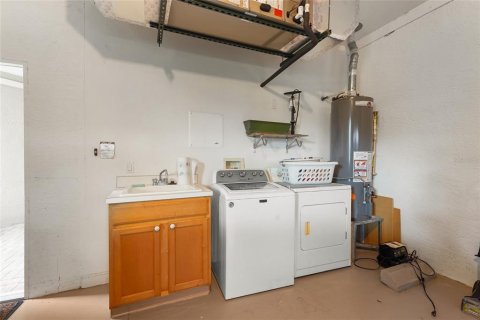 House in Sarasota, Florida 2 bedrooms, 135.17 sq.m. № 1910971 - photo 29