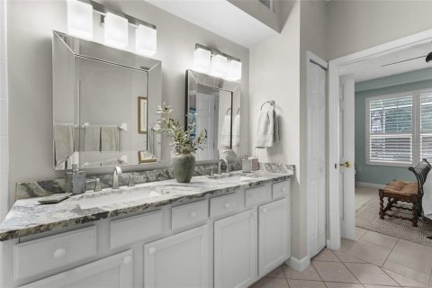 House in Sarasota, Florida 2 bedrooms, 135.17 sq.m. № 1910971 - photo 22