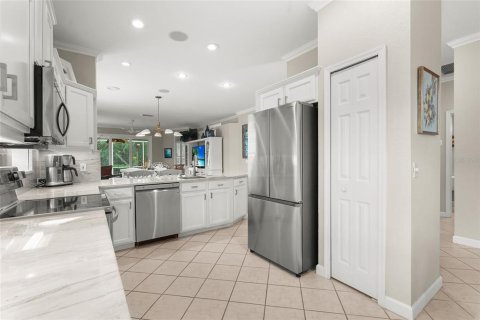 House in Sarasota, Florida 2 bedrooms, 135.17 sq.m. № 1910971 - photo 15