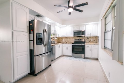 Condominio en venta en Pompano Beach, Florida, 3 dormitorios, 150.5 m2 № 2020733 - foto 13