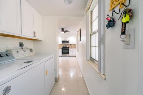 Condominio en venta en Pompano Beach, Florida, 3 dormitorios, 150.5 m2 № 2020733 - foto 15