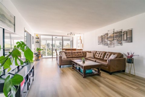 Condominio en venta en Pompano Beach, Florida, 3 dormitorios, 150.5 m2 № 2020733 - foto 10