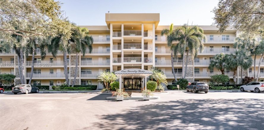 Condominio en Pompano Beach, Florida, 3 dormitorios № 2020733
