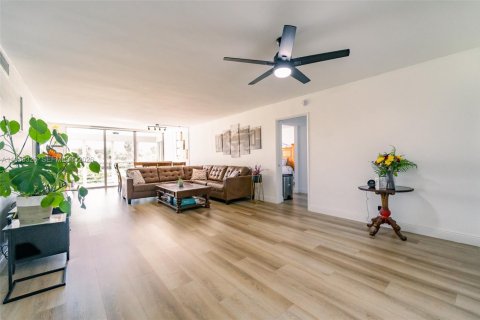 Condominio en venta en Pompano Beach, Florida, 3 dormitorios, 150.5 m2 № 2020733 - foto 4