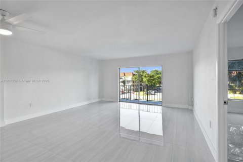 Copropriété à vendre à Lauderhill, Floride: 1 chambre, 72.74 m2 № 1972030 - photo 7