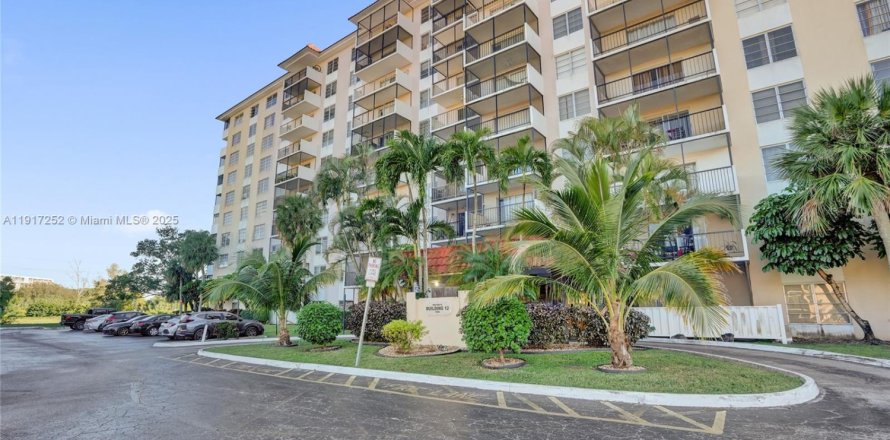 Condo à Lauderhill, Floride, 1 chambre  № 1972030