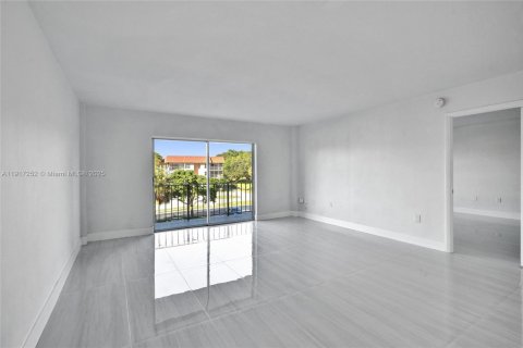 Copropriété à vendre à Lauderhill, Floride: 1 chambre, 72.74 m2 № 1972030 - photo 5