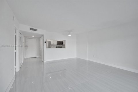 Copropriété à vendre à Lauderhill, Floride: 1 chambre, 72.74 m2 № 1972030 - photo 9