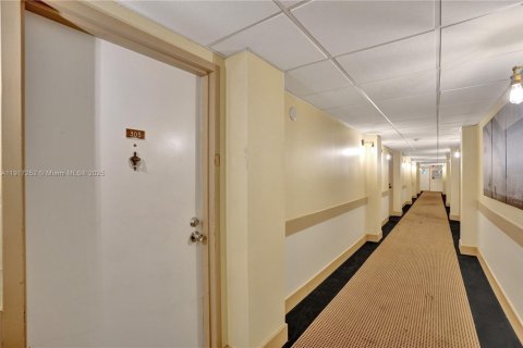 Copropriété à vendre à Lauderhill, Floride: 1 chambre, 72.74 m2 № 1972030 - photo 4