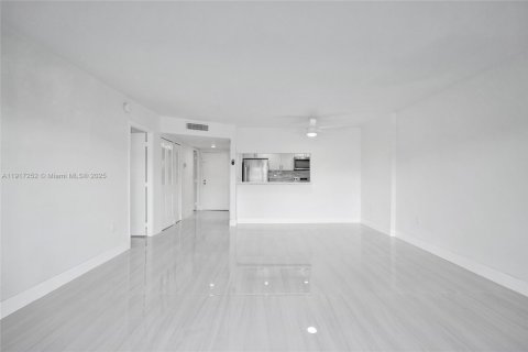 Copropriété à vendre à Lauderhill, Floride: 1 chambre, 72.74 m2 № 1972030 - photo 8