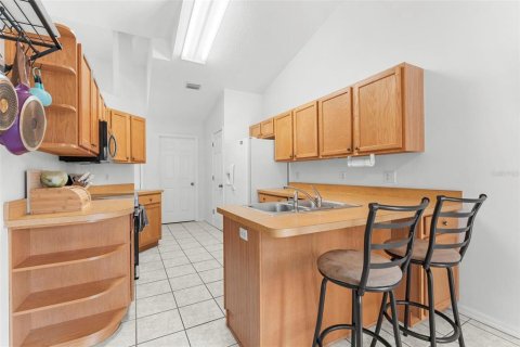 Villa ou maison à vendre à Sorrento, Floride: 3 chambres, 142.88 m2 № 1903923 - photo 23