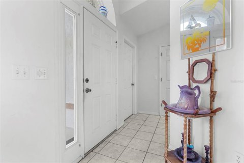 Villa ou maison à vendre à Sorrento, Floride: 3 chambres, 142.88 m2 № 1903923 - photo 6