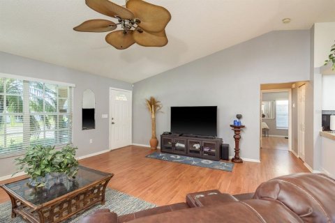 House in New Port Richey, Florida 2 bedrooms, 116.22 sq.m. № 1848538 - photo 4