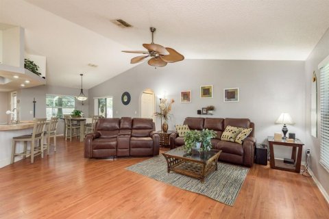 House in New Port Richey, Florida 2 bedrooms, 116.22 sq.m. № 1848538 - photo 5
