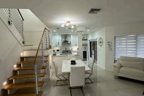 Touwnhouse à louer à Plantation, Floride: 3 chambres, 139.35 m2 № 2422320 - photo 7