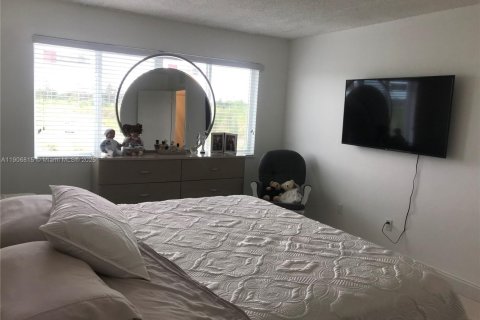 Apartment in Homestead, Florida 2 bedrooms, 99.87 sq.m. № 1963786 - photo 8