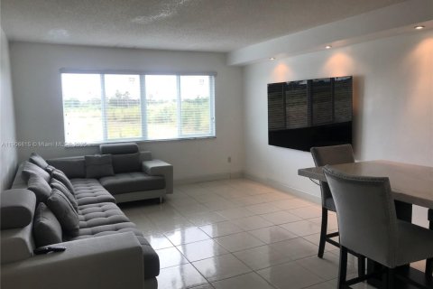 Apartment in Homestead, Florida 2 bedrooms, 99.87 sq.m. № 1963786 - photo 5