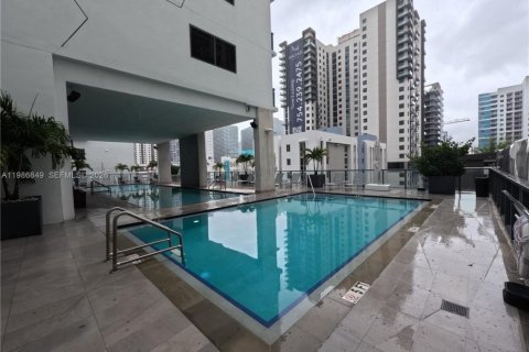 Студия в кондо в Майами, Флорида № 2048397