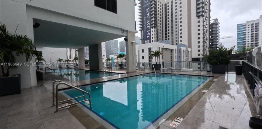 Студия в кондо в Майами, Флорида № 2048397