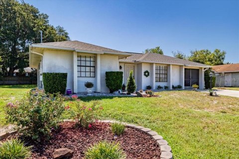 House in Deltona, Florida 2 bedrooms, 112.32 sq.m. № 1854581 - photo 1