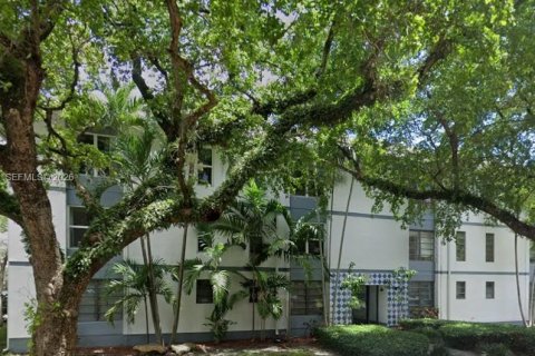 Кондоминиум с 2 спальнями в Корал-Гейблс, Флорида № 2004451