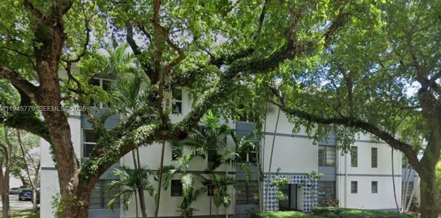 Кондоминиум с 2 спальнями в Корал-Гейблс, Флорида № 2004451