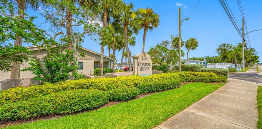 Condominio en Largo, Florida, 2 dormitorios № 1802411