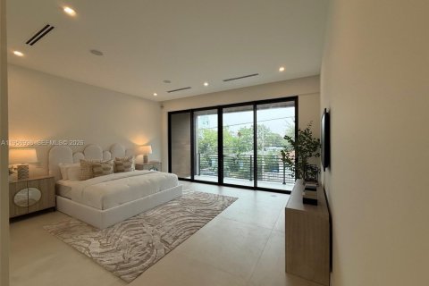 Villa ou maison à vendre à Miami, Floride: 4 chambres, 303.6 m2 № 2011187 - photo 17