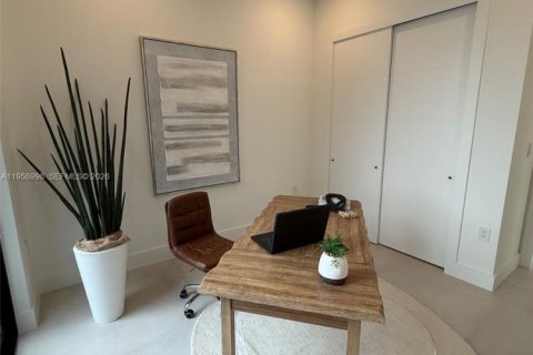 Villa ou maison à vendre à Miami, Floride: 4 chambres, 303.6 m2 № 2011187 - photo 26