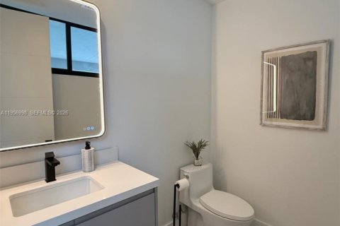 Villa ou maison à vendre à Miami, Floride: 4 chambres, 303.6 m2 № 2011187 - photo 5