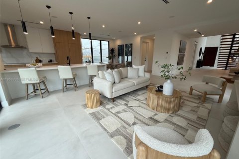 Villa ou maison à vendre à Miami, Floride: 4 chambres, 303.6 m2 № 2011187 - photo 3
