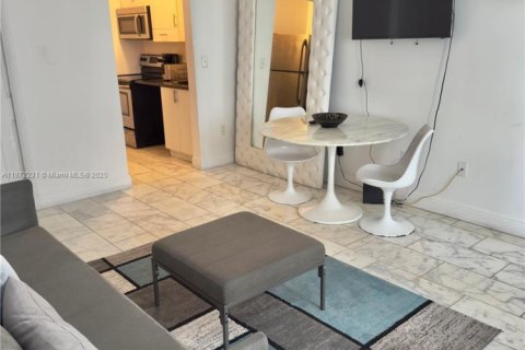 Copropriété à louer à Miami Beach, Floride: 1 chambre, 45.06 m2 № 1981817 - photo 2