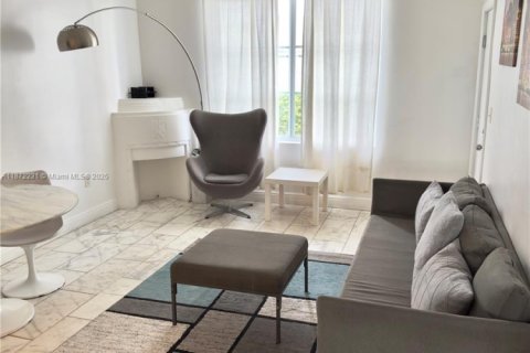 Copropriété à louer à Miami Beach, Floride: 1 chambre, 45.06 m2 № 1981817 - photo 1