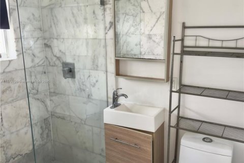 Copropriété à louer à Miami Beach, Floride: 1 chambre, 45.06 m2 № 1981817 - photo 5